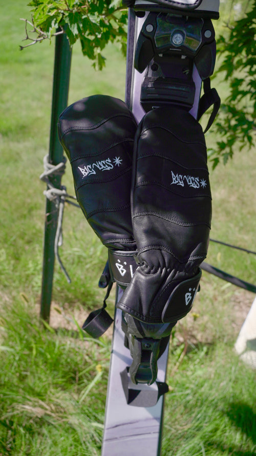 Black Insulated leather gloves