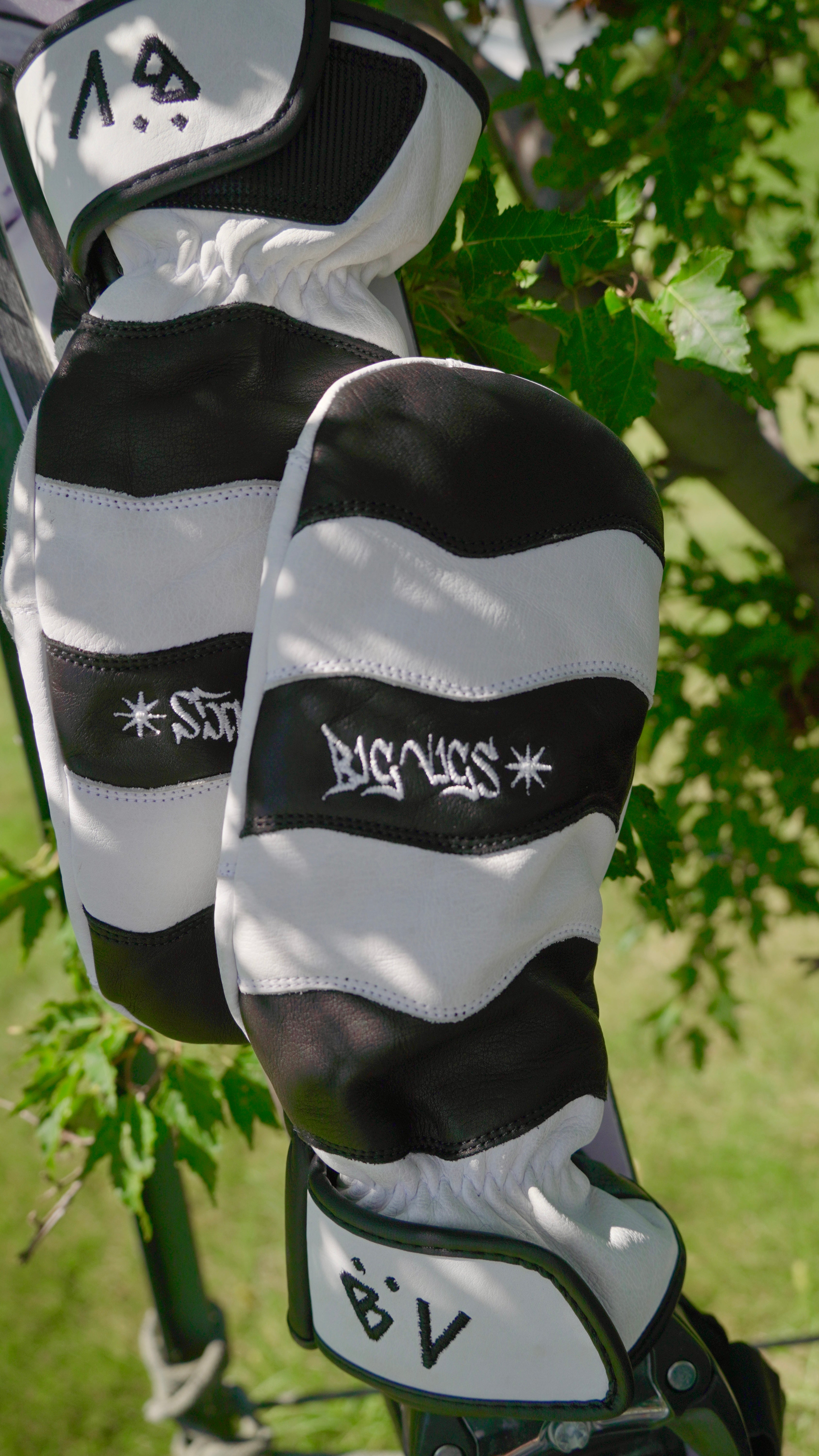 Black & White Insulated Leather Gloves